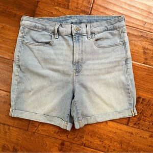 Old Navy Women's Light Wash Jean Shorts size 8